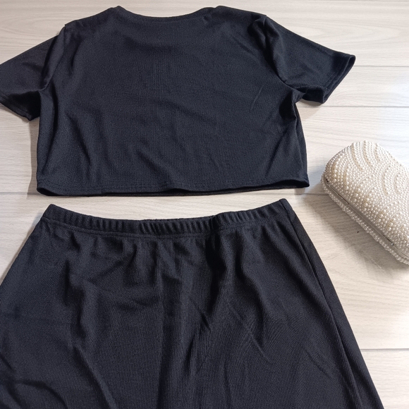 Women Fashion Plus Size Printed Round Neck Short Sleeve Crop Top Shorts Two-Piec - Picture 6 of 9